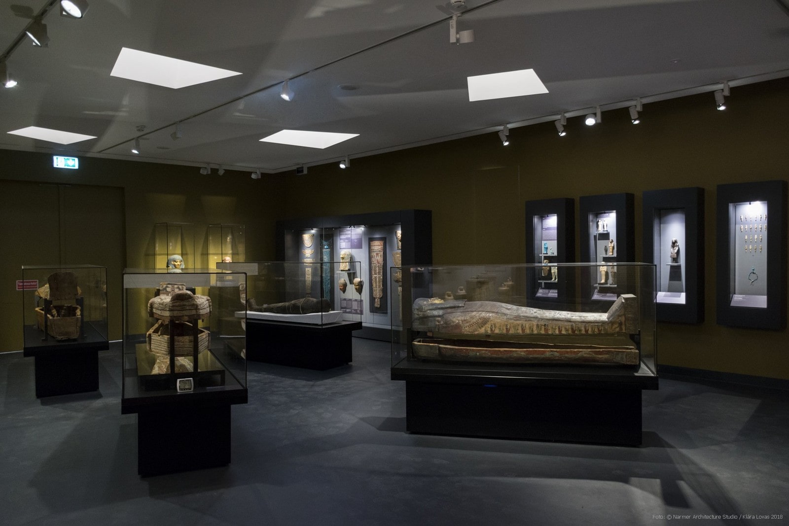 Ancient Egypt quality museum showcases